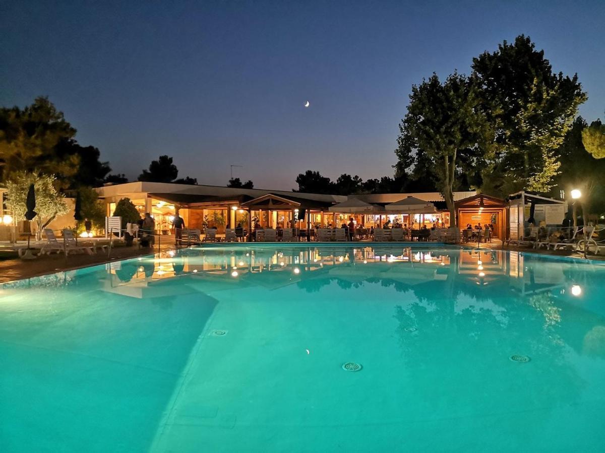 Villaggio Albatros Resort Лезина Экстерьер фото
