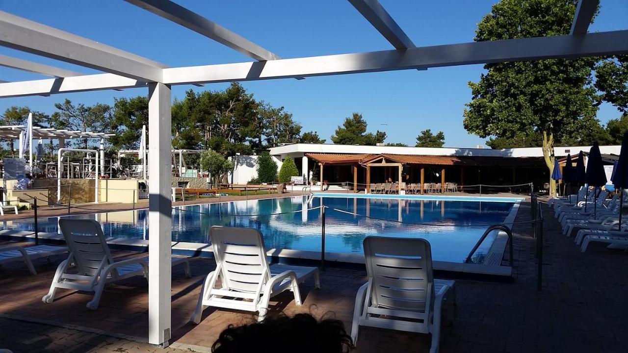 Villaggio Albatros Resort Лезина Экстерьер фото