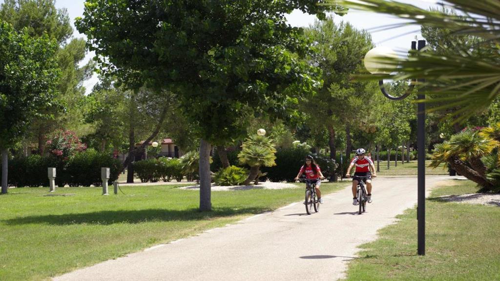 Villaggio Albatros Resort Лезина Экстерьер фото