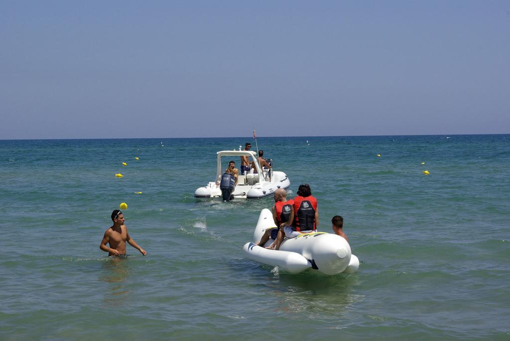 Villaggio Albatros Resort Лезина Экстерьер фото