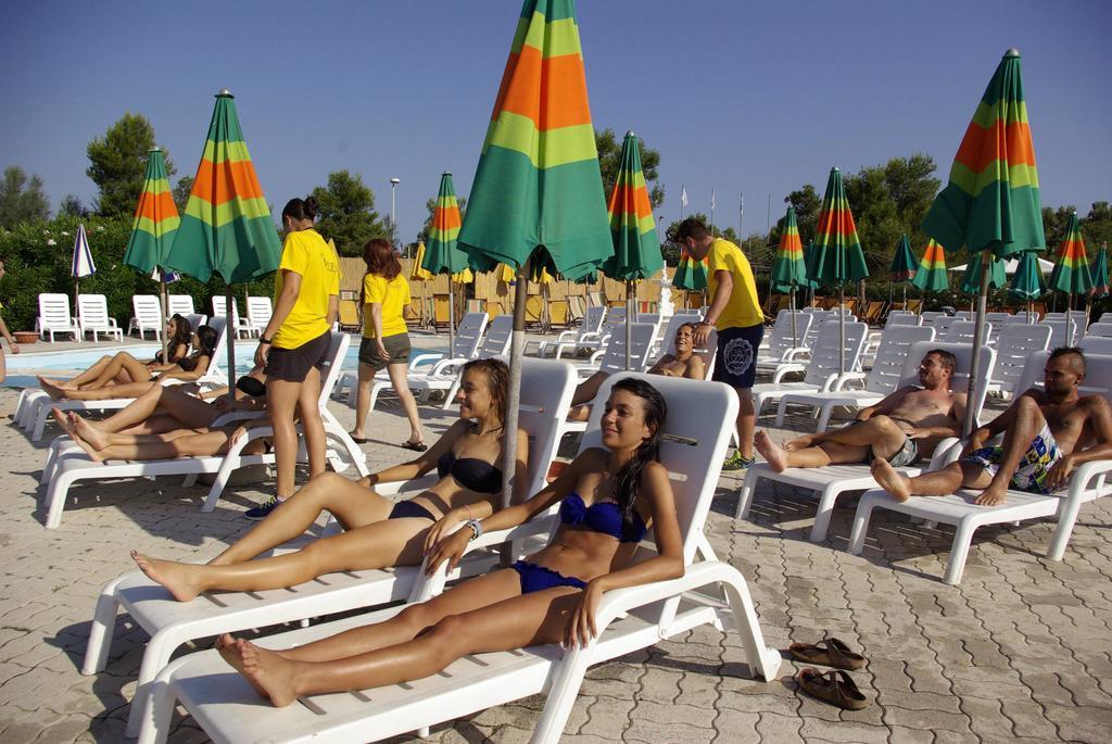Villaggio Albatros Resort Лезина Экстерьер фото