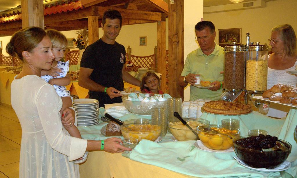 Villaggio Albatros Resort Лезина Экстерьер фото